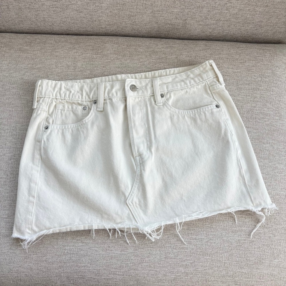 H&M Denim Mini Skirt Small White Raw Hem Fall Coastal Cottage Rush Whimsy Fairy